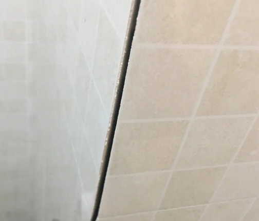 太仓瓷砖空鼓维修公司分享阳台瓷砖脱落的修复过程可以分为以下几个步骤